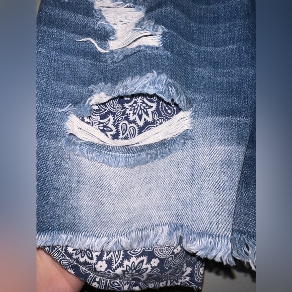 Nature Denim with Paisley Pockets - Picture 4 of 5
